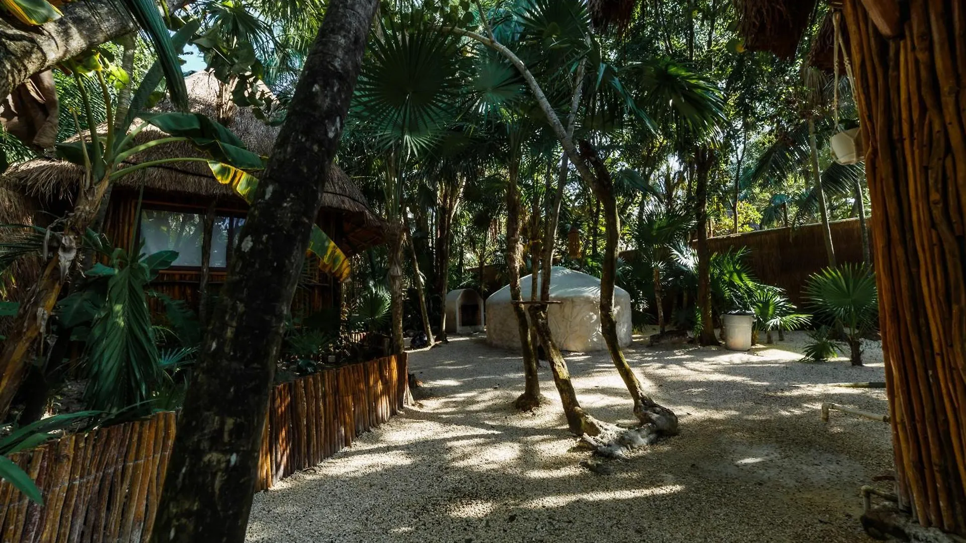 Hotel Eco Banitas Tulum